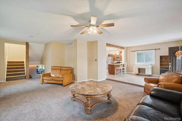 Holly, MI 48442,212 Airport DR