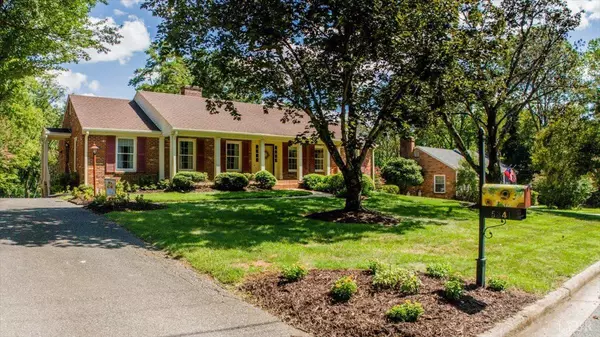 Lynchburg, VA 24503,5341 Hickory Hill DR