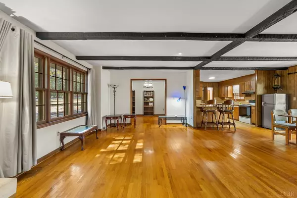 Bedford, VA 24523,1900 TWIN LAKE DR