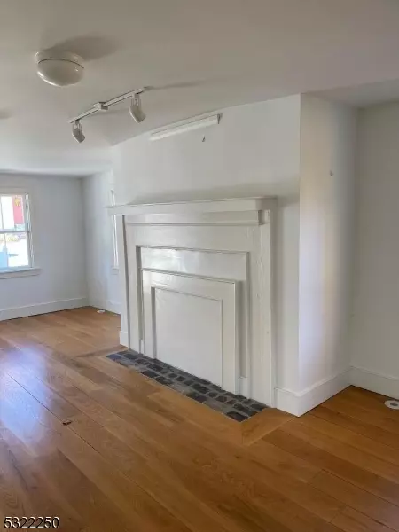 Hope Twp., NJ 07884,2 Walnut St