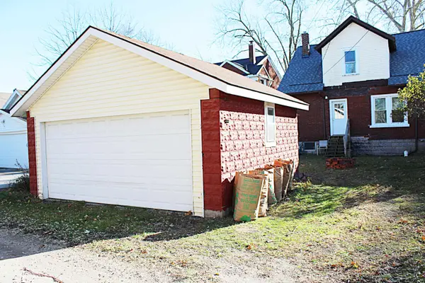 Port Huron, MI 48060,1815 Griswold ST