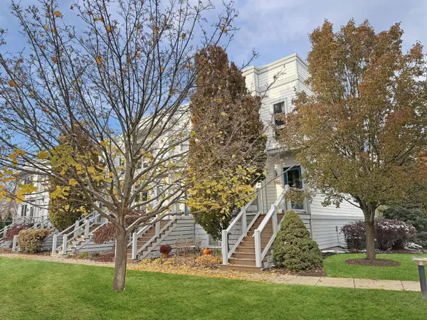 2157 New Town DR NE, Grand Rapids, MI 49525