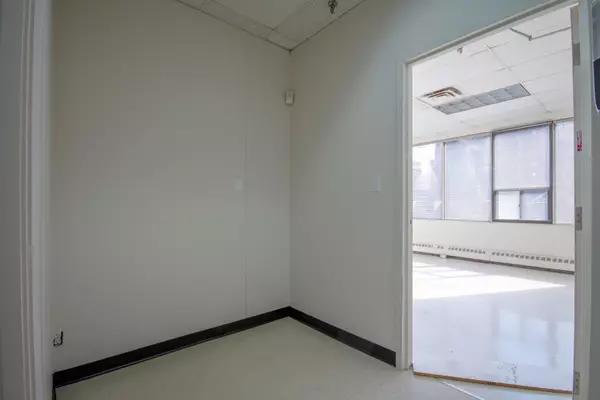 Hamilton, ON L8P 1Y6,200 JAMES ST S #301A