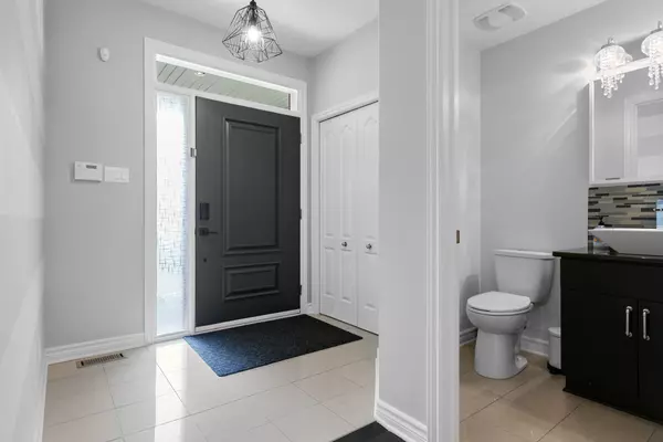 Blossom Park - Airport And Area, ON K1T 0G3,526 Golden Sedge WAY