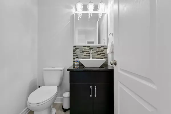 Blossom Park - Airport And Area, ON K1T 0G3,526 Golden Sedge WAY