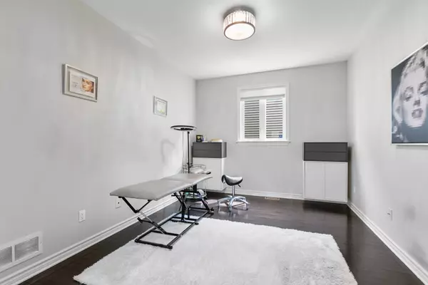 Blossom Park - Airport And Area, ON K1T 0G3,526 Golden Sedge WAY