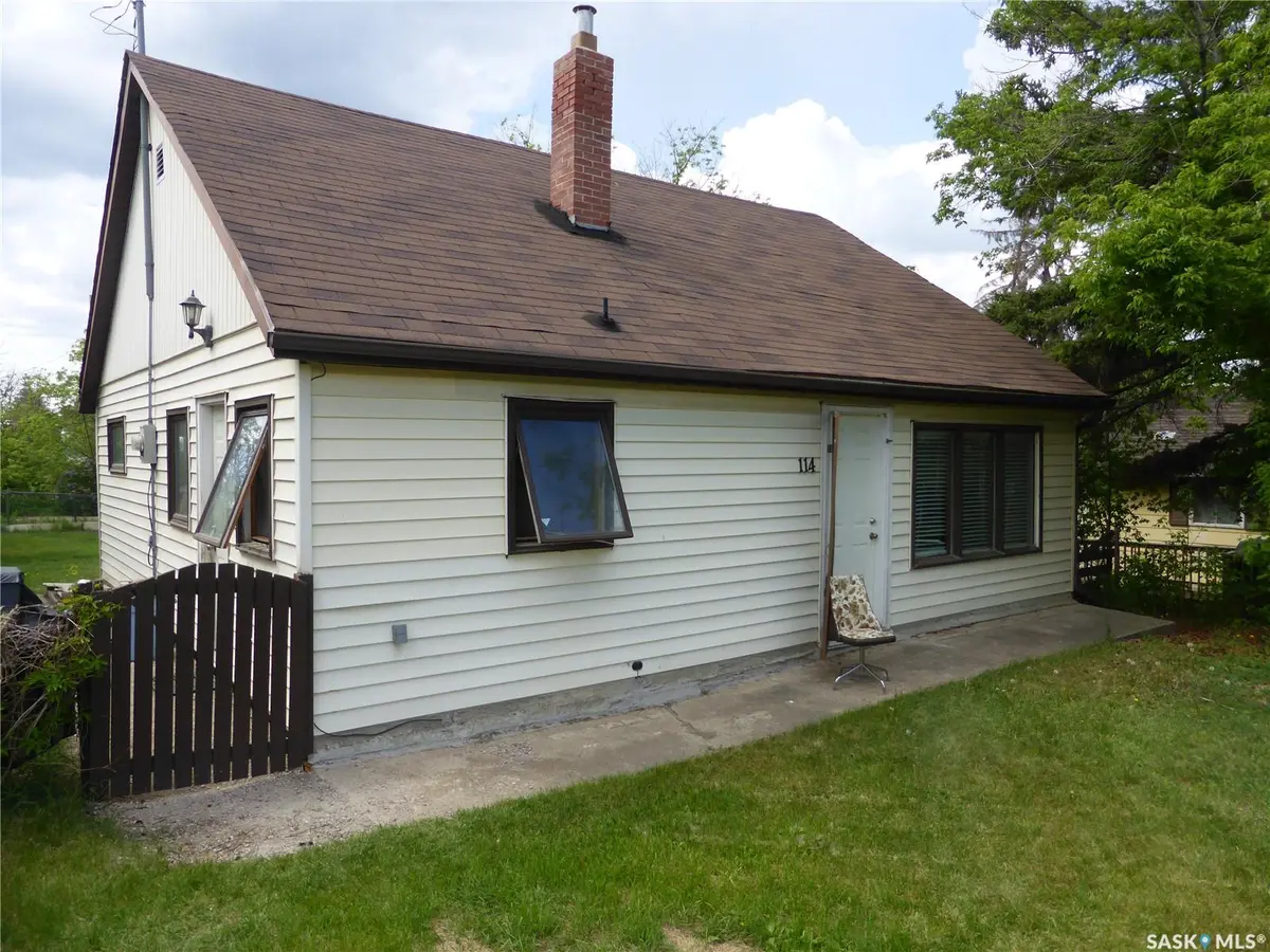 114 1st AVENUE, Paradise Hill, SK S0M 2G0