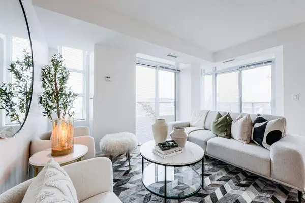 Toronto C01, ON M6K 3R4,85 East Liberty ST #904