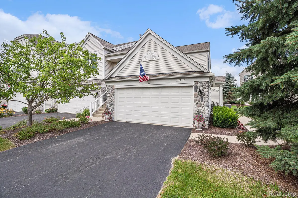 Holly, MI 48442,501 Dockside CIR