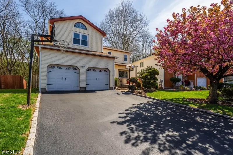 164 Parkside Dr, Union Twp., NJ 07083