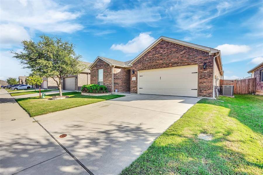309 Emerald Creek Drive, Fort Worth, TX 76131