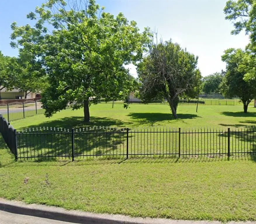 Dallas, TX 75217,1876 E Shore Drive