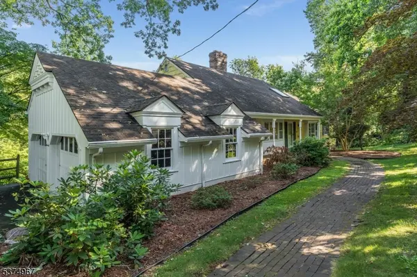 360 Ridge Rd, Watchung Boro, NJ 07069