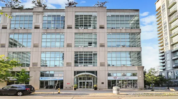 300 Manitoba ST #316, Toronto W06, ON M8Y 4G9