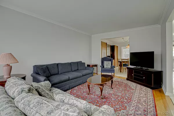 Toronto W04, ON M6M 4X4,19 Martini DR