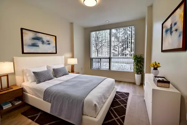 London South, ON N6J 0A3,353 Commissioners RD W #102