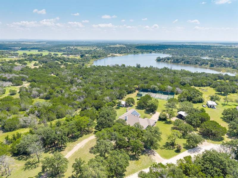 725 County Road 300, Hamilton, TX 76531