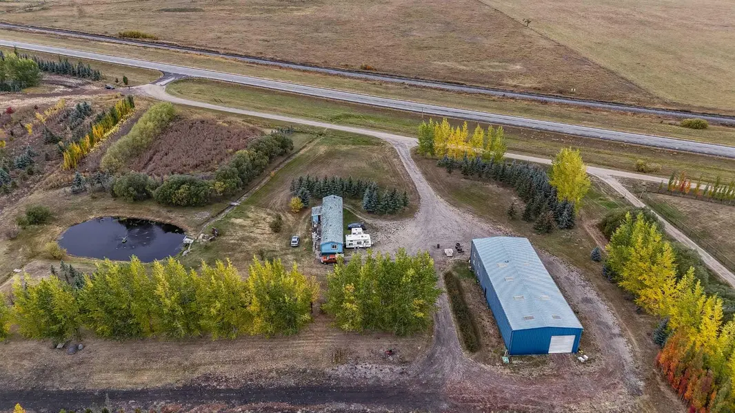 34129 HWY 2A HWY #10, Bowden, AB T0M0J0