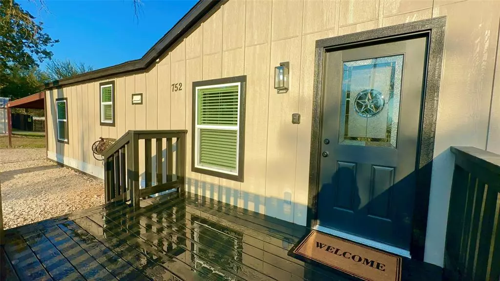 Weatherford, TX 76088,752 Jones Road