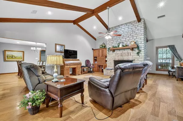 Hamilton, TX 76531,725 County Road 300