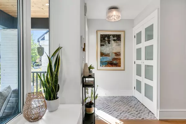 Toronto C10, ON M4S 1B3,470 Merton ST