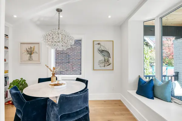 Toronto C10, ON M4S 1B3,470 Merton ST