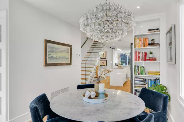 Toronto C10, ON M4S 1B3,470 Merton ST