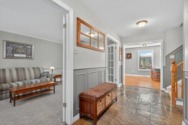 Barrie, ON L4M 5X8,9 Hopkins RD