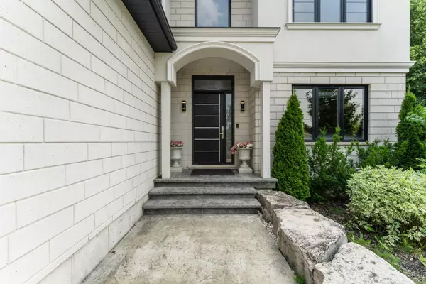 Milton, ON L9T 2B6,108 Meadowbrook DR