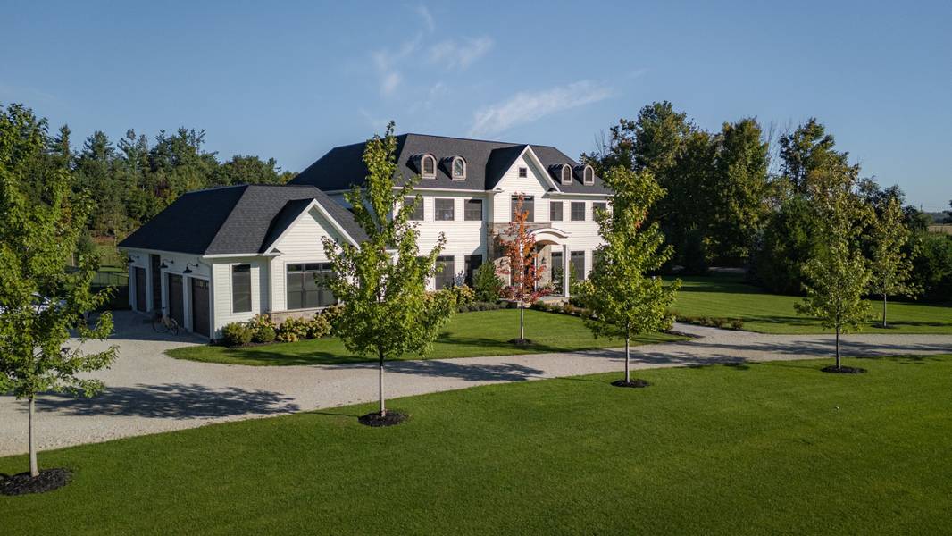 1052 Rainbow Valley RD W, Springwater, ON L0L 2K0