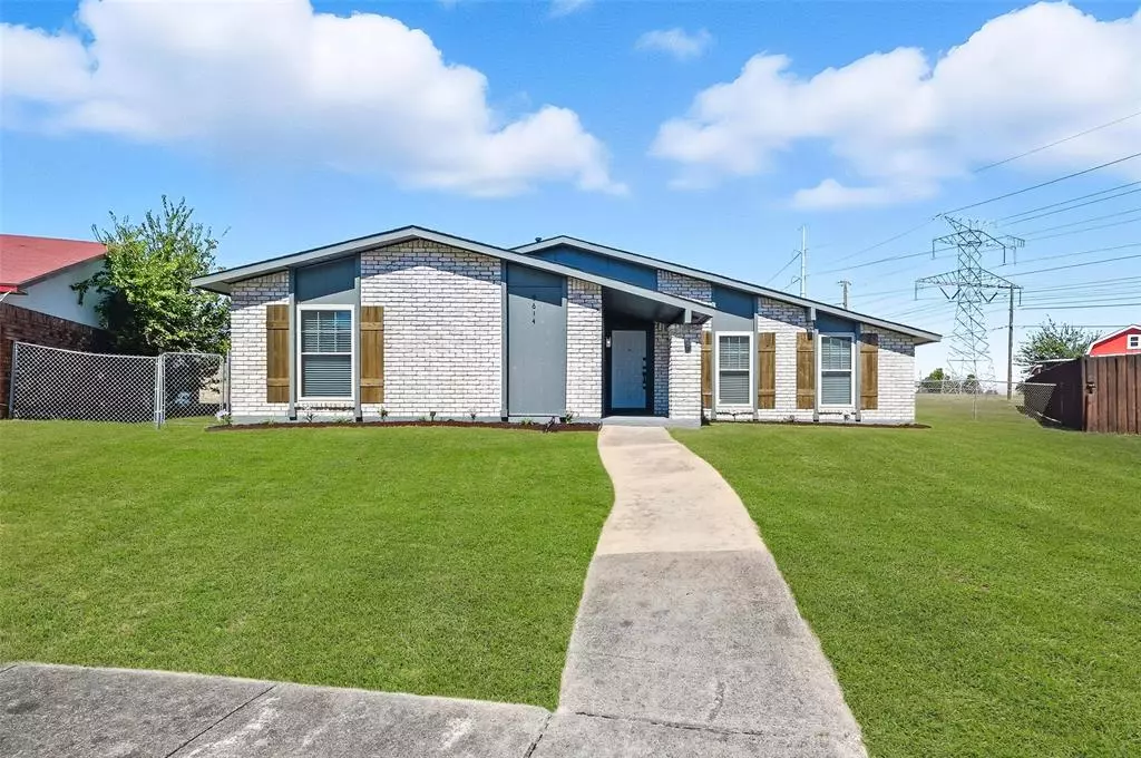 Dallas, TX 75249,9614 Blackwillow Court