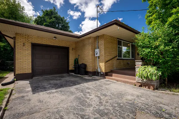 St. Thomas, ON N5R 2K5,241 Forest AVE