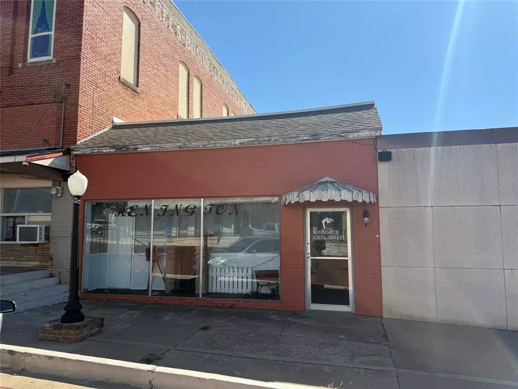 Wolfe City, TX 75496,109 W Main Street