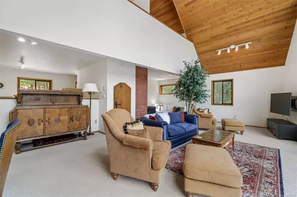 Highlands, BC V9B 6E8,1618 Davies Rd