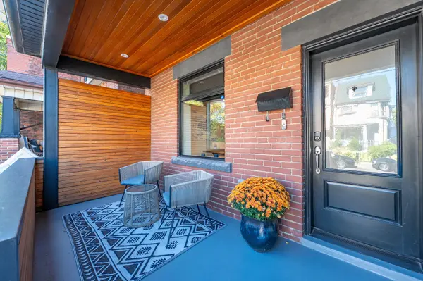 Toronto W02, ON M6H 1V1,153 Wallace AVE