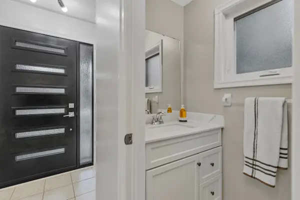 Burlington, ON L7L 6H7,569 Phoebe CRES