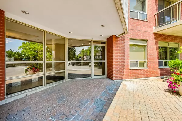 Toronto C06, ON M3H 6B4,800 Sheppard AVE W #405