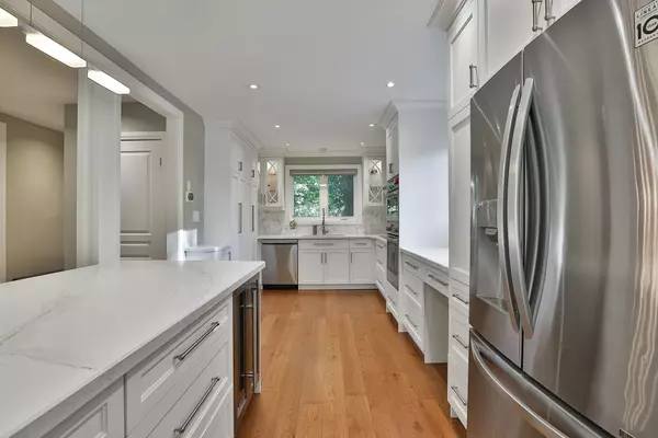 Toronto C15, ON M2J 1C6,21 Meadowglade CRES