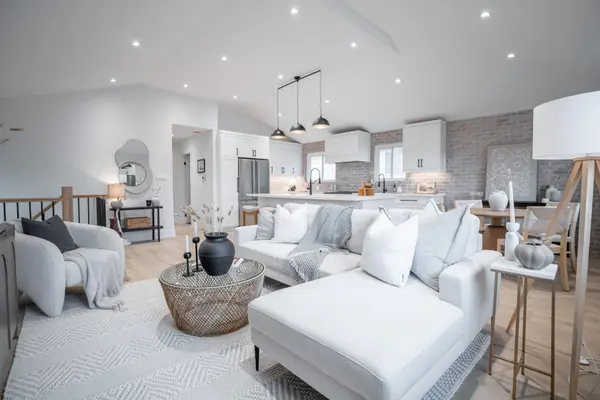 Burlington, ON L7P 1K5,1365 Janina BLVD