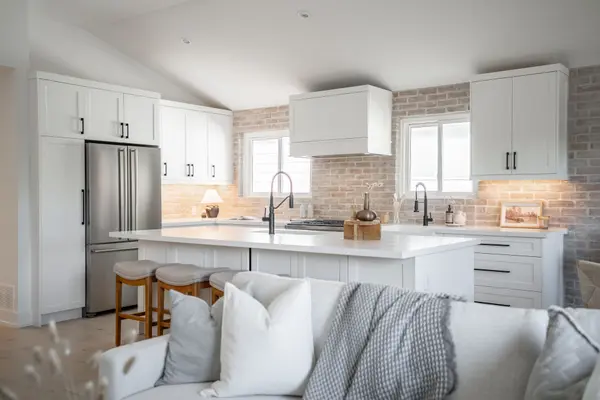 Burlington, ON L7P 1K5,1365 Janina BLVD