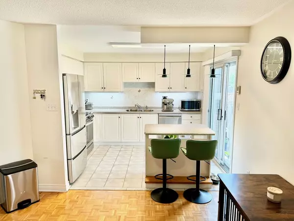 Mississauga, ON L4Z 3Y5,533 Leatherleaf DR