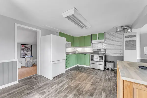 Quinte West, ON K8V 4V2,36 Stanley ST