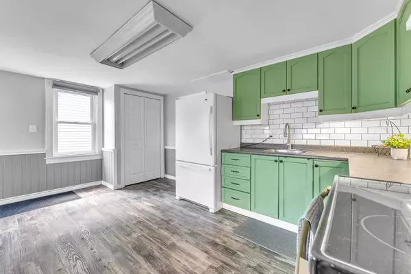 Quinte West, ON K8V 4V2,36 Stanley ST