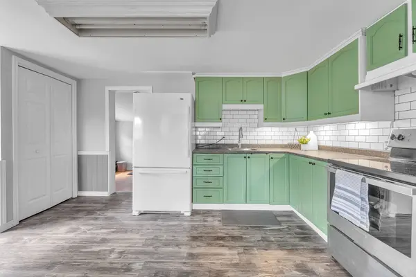 Quinte West, ON K8V 4V2,36 Stanley ST