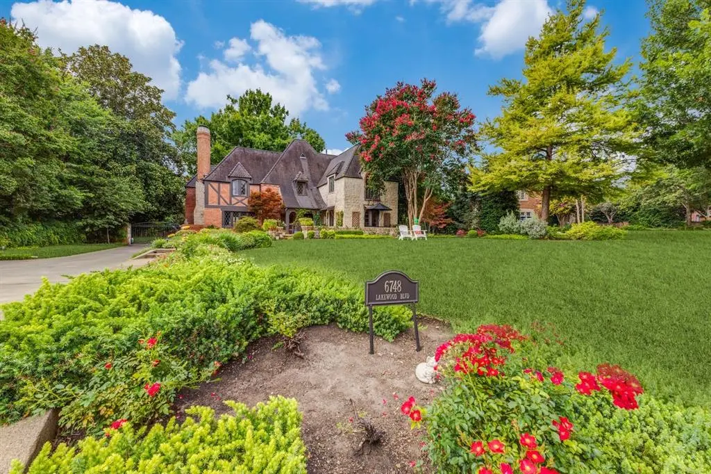Dallas, TX 75214,6748 Lakewood Boulevard