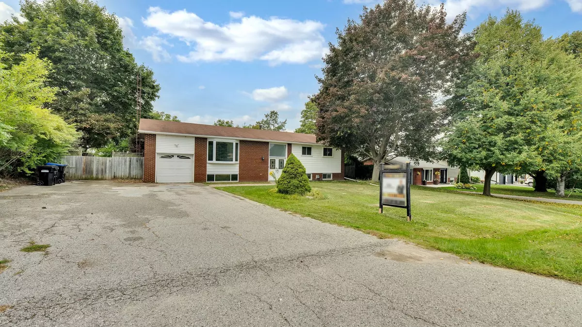 Bradford West Gwillimbury, ON L0G 1B0,20 Lallien DR