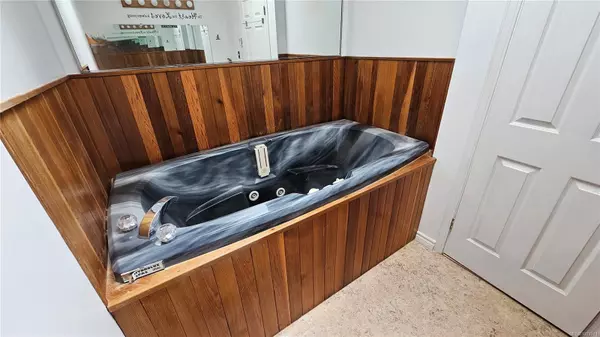 Campbell River, BC V9W 5Z6,450 Cormorant Rd