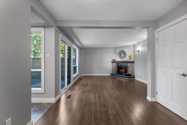 Mississauga, ON L5L 2A9,3339 Council Ring RD #7