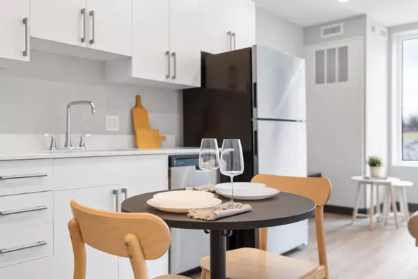 Welland, ON L3C 0L1,695 Niagara ST #216