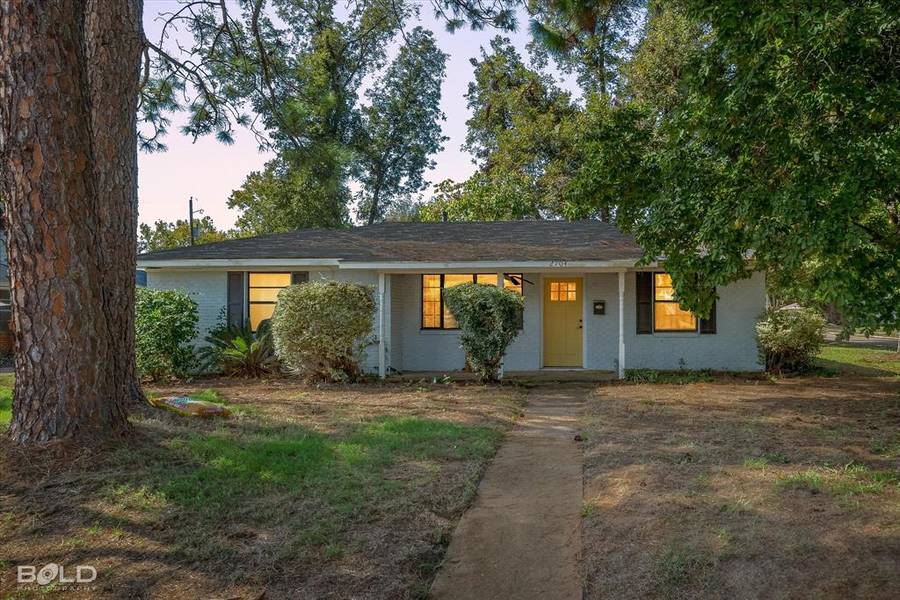 2704 E Cavett Drive, Shreveport, LA 71104